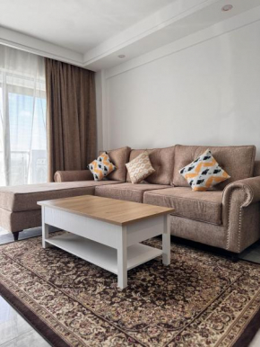 Luxury 15th-Floor 1BR Apartment with Panoramic City & Forest Views